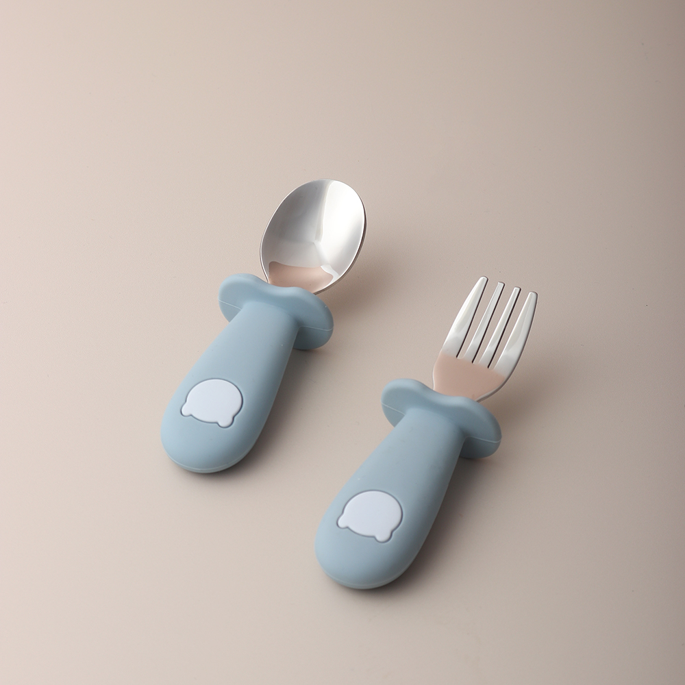 ملعقة وشوكة سيليكون على شكل با - مراجعة Baby Food Utensil وسعره