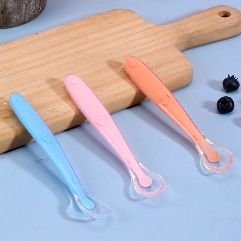 ملعقة سيليكون للأطفال على شكل  - مراجعة Baby Food Utensil وسعره