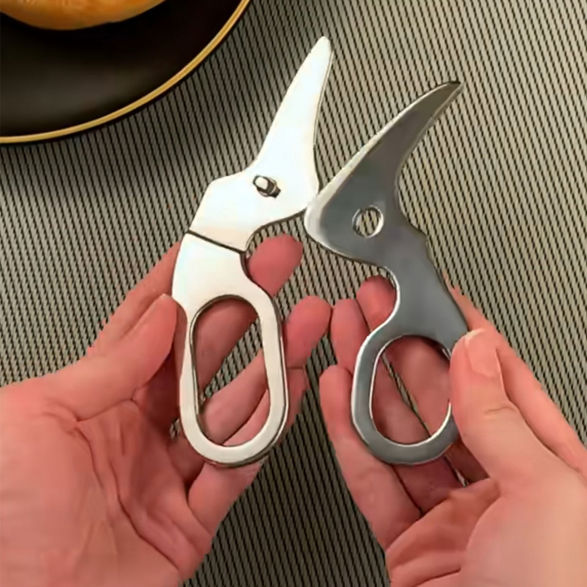 مقص طعام آمن للأطفال - من الفو - مراجعة Baby Food Utensil وسعره