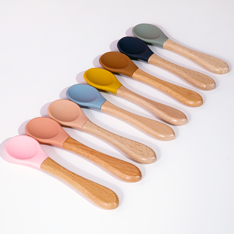 تغذية مقبض خشبي ملعقة سيليكون  - مراجعة Baby Food Utensil وسعره
