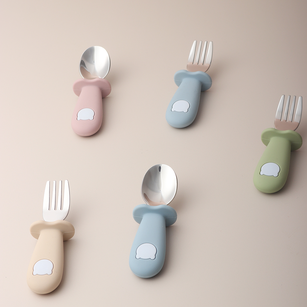 ملعقة وشوكة سيليكون على شكل با - مراجعة Baby Food Utensil وسعره