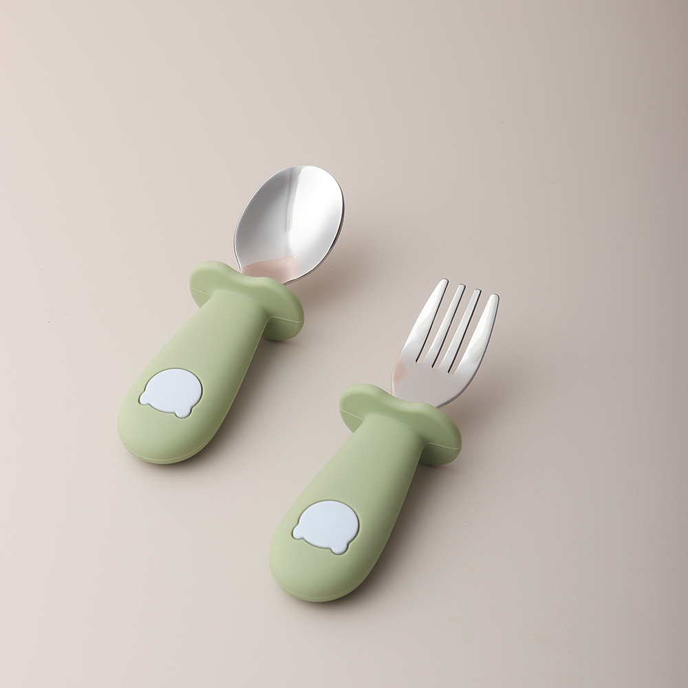 ملعقة وشوكة سيليكون على شكل با - مراجعة Baby Food Utensil وسعره